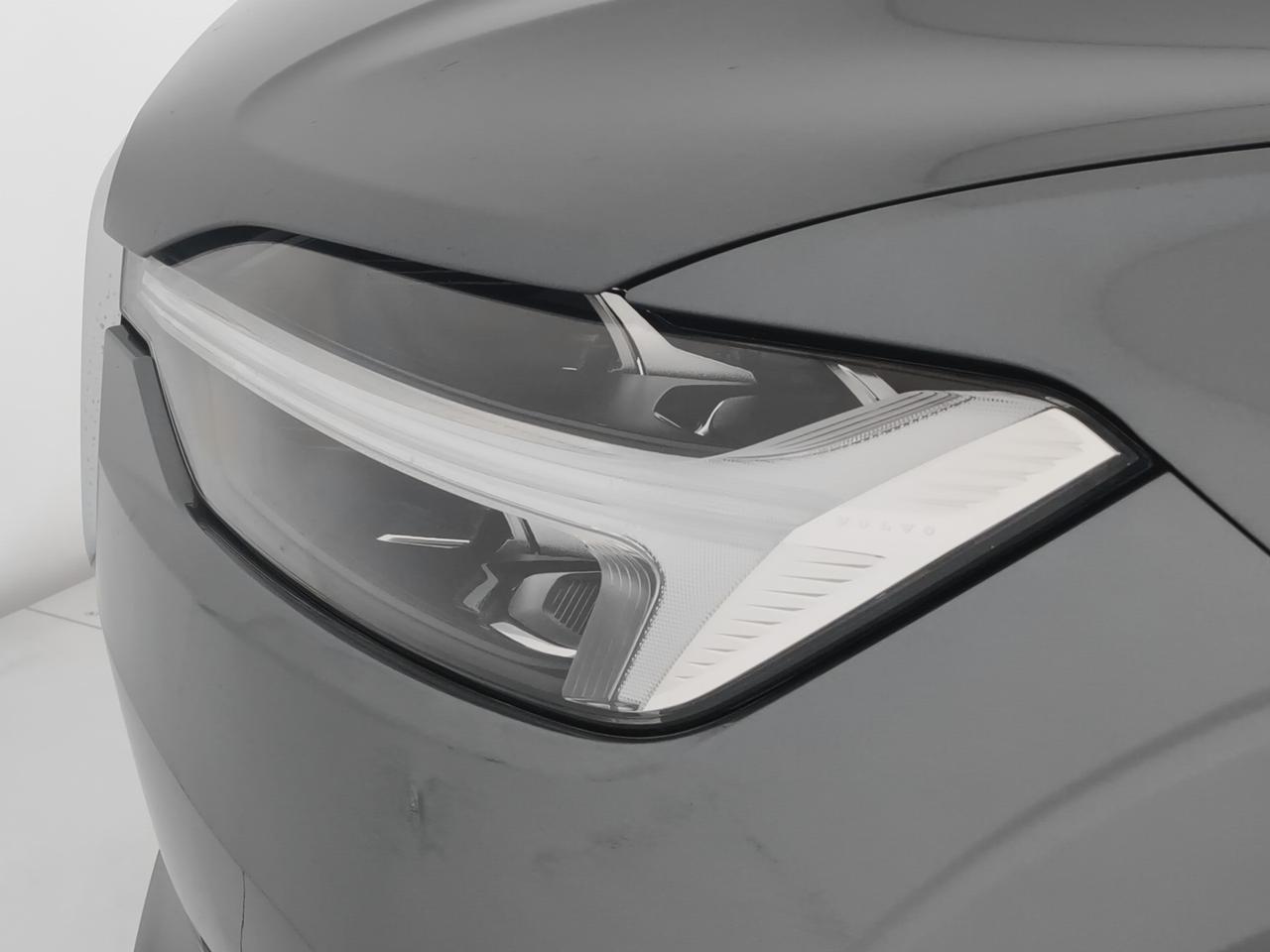 Volvo XC60 2.0 b4 Momentum Pro awd