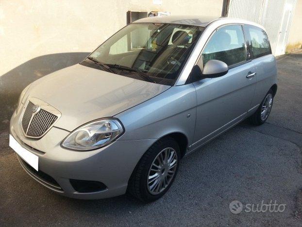 Lancia Ypsilon 1.2 69CV Oro