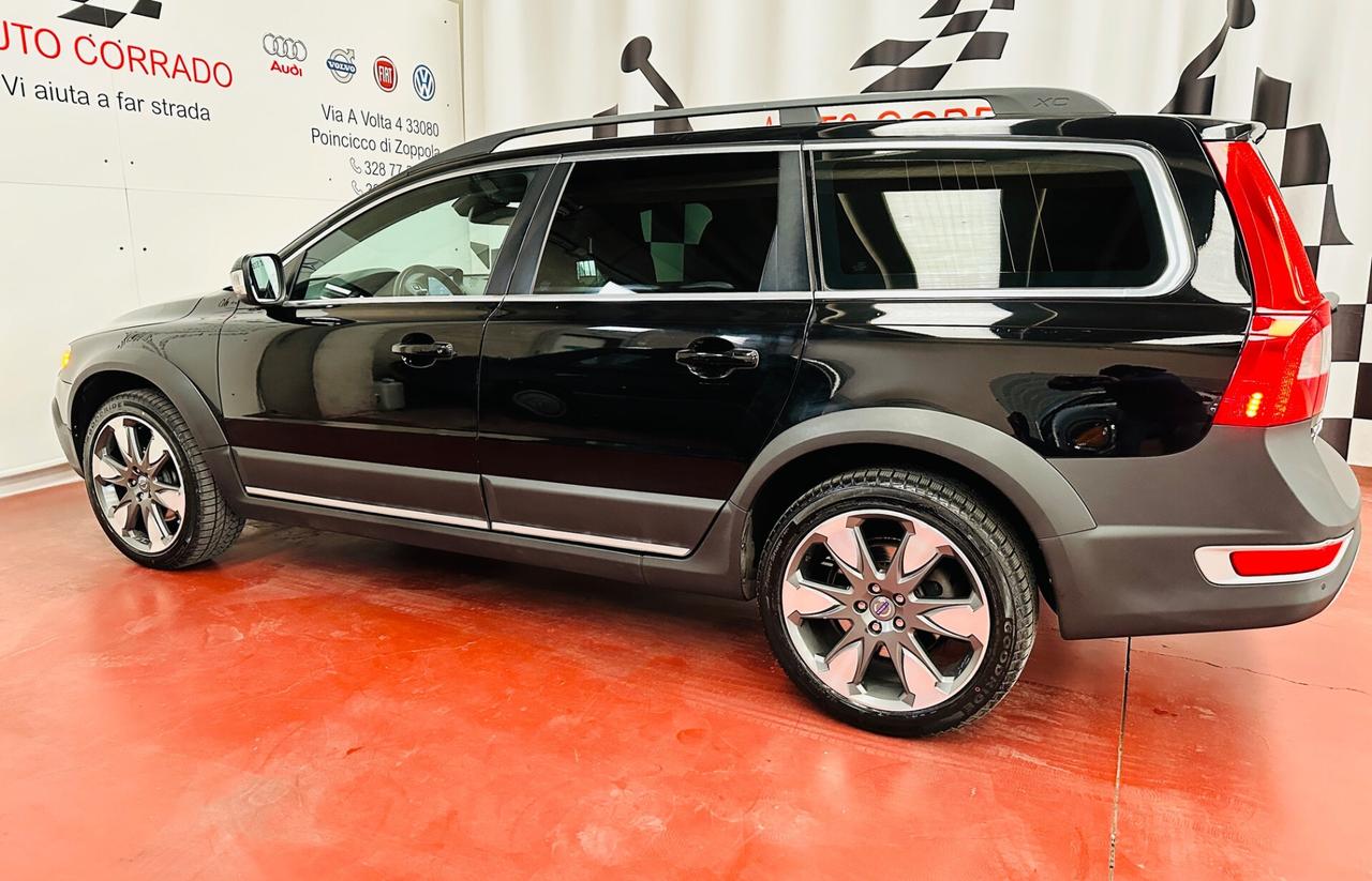 Volvo XC70 D5 215cv AWD Geartronic Summum MY12