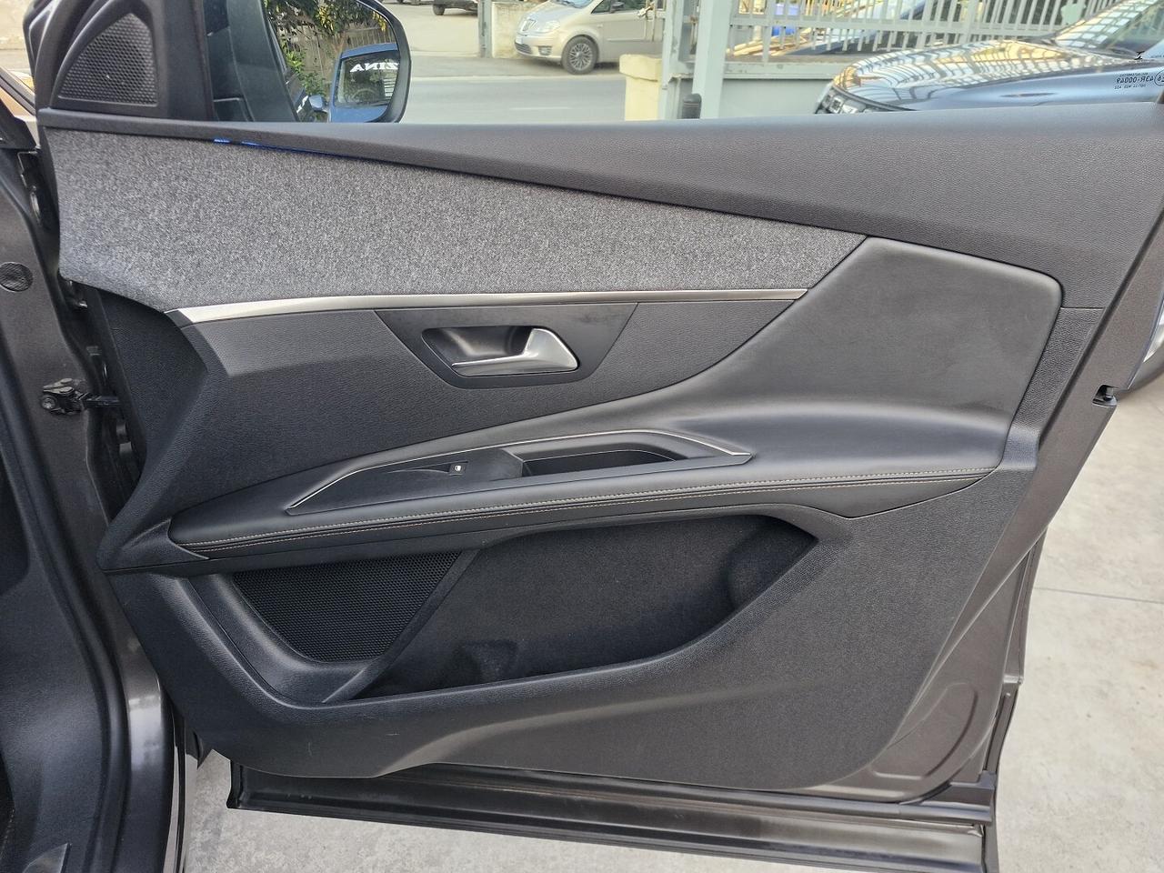 PEUGEOT 3008 1.5 BlueHDi GT line TETTO ANNO 2018