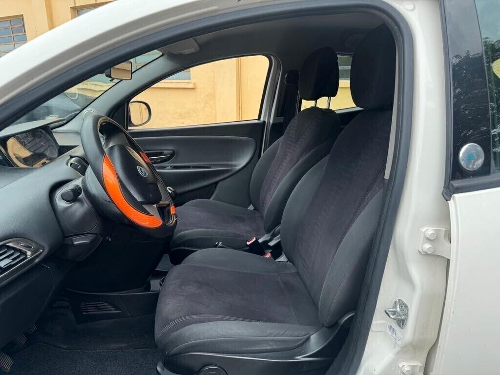 Lancia Ypsilon 0.9 TwinAir 84 CV Metano 2014 NEOPATENTATI