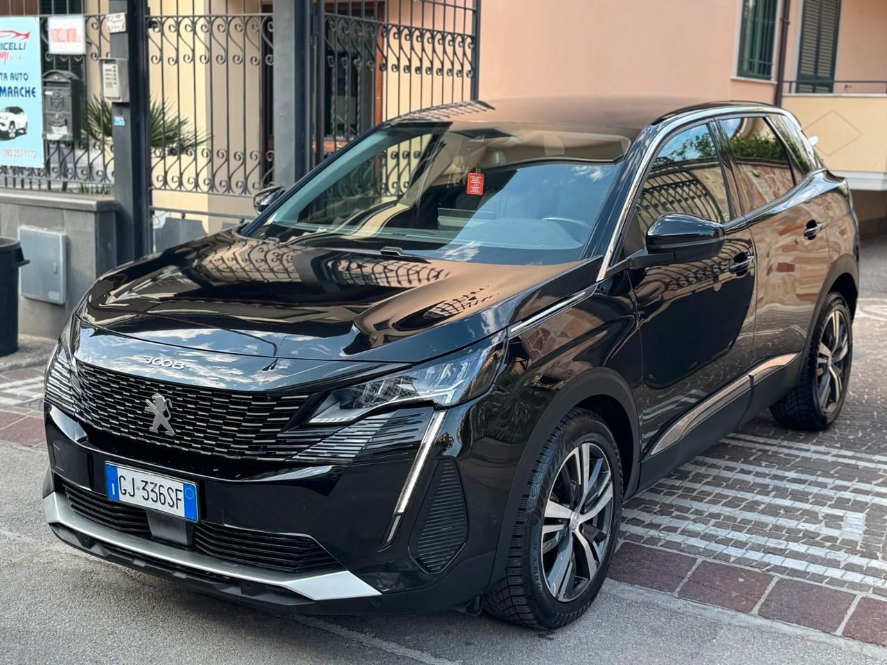 Peugeot 3008 BlueHDi 130 S&S EAT8 Allure