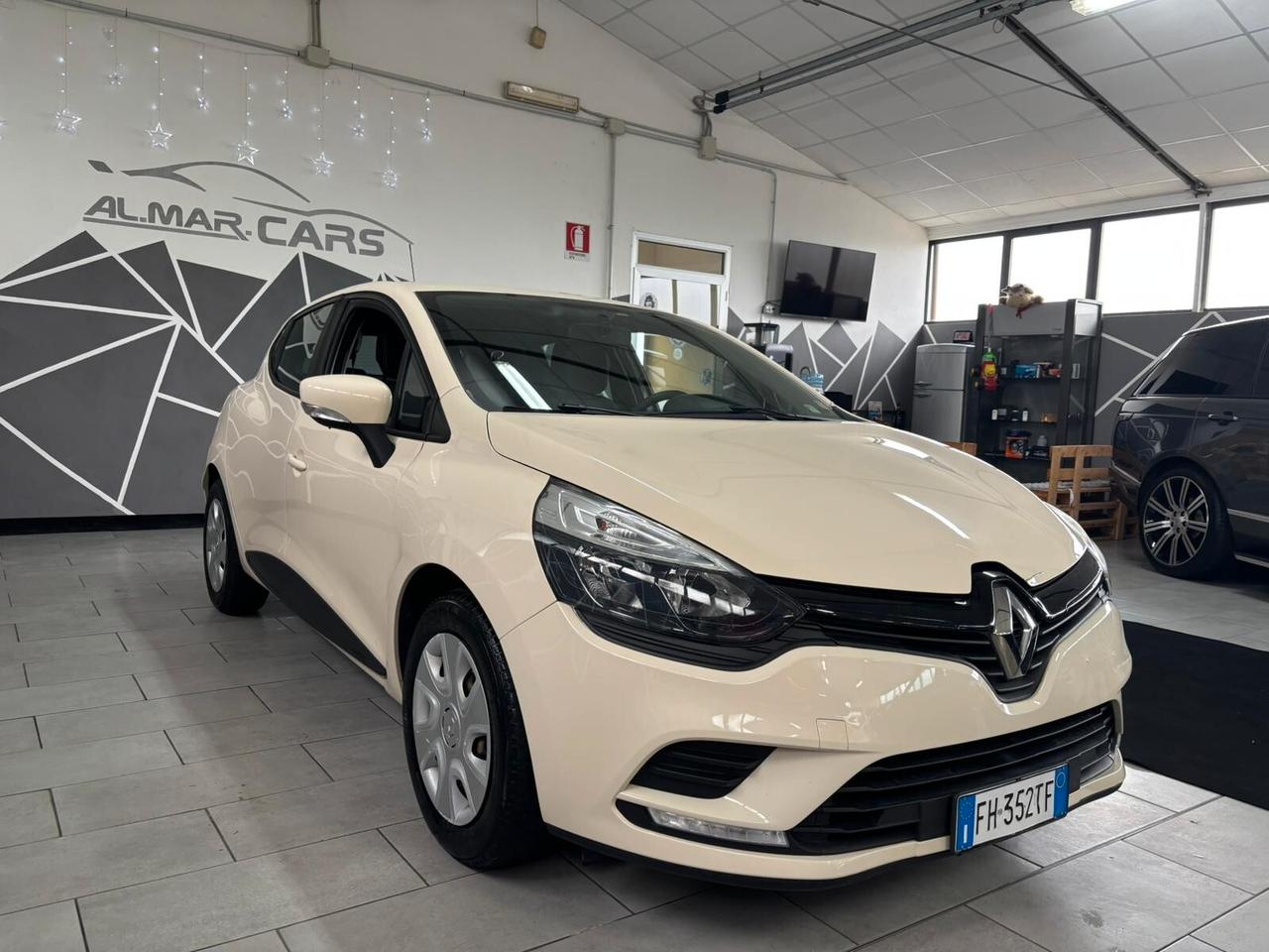 Renault Clio 1.2 75CV 5 porte Zen NEOPATENTATI