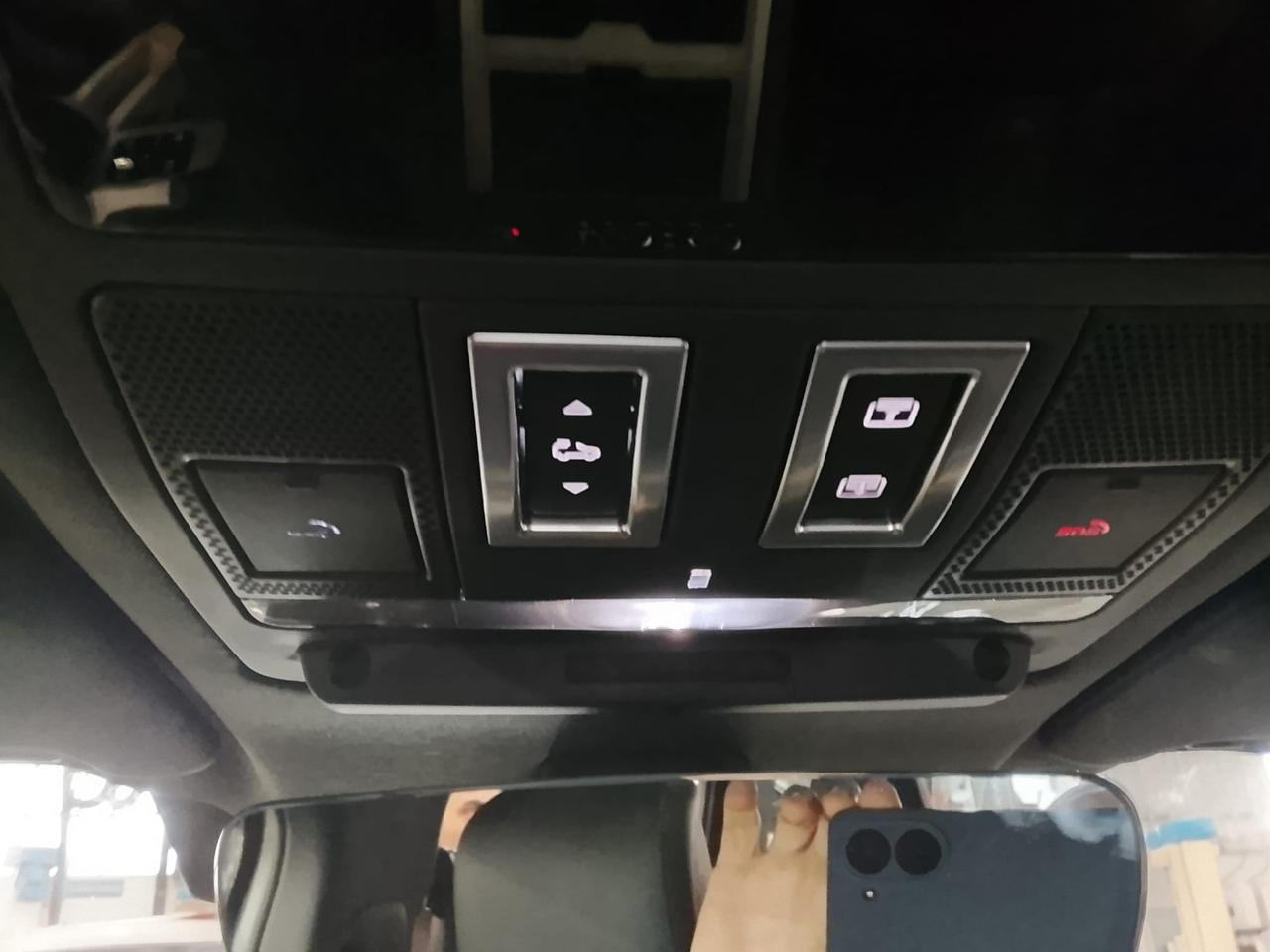 LAND ROVER Defender VII - Defender 110 3.0d i6 mhev X-Dynamic HSE awd 300cv auto