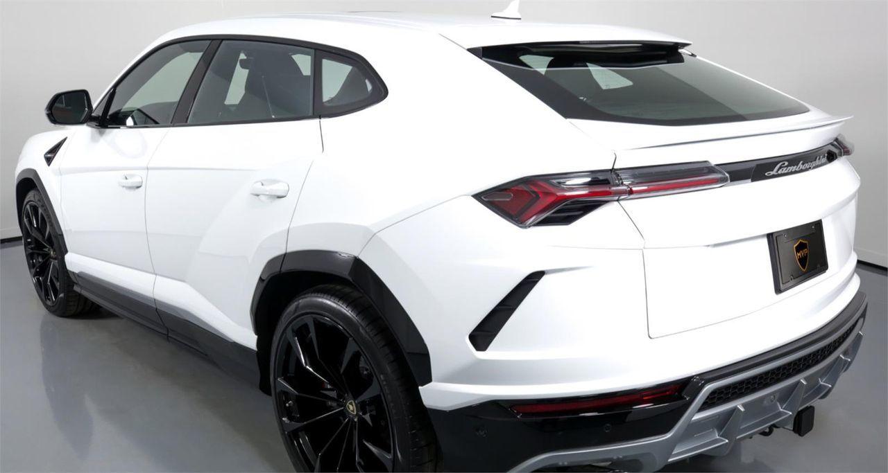 LAMBORGHINI URUS 4.0 NOLEGGIO LUNGO TERMINE LEASING FULL INCLUSIVE