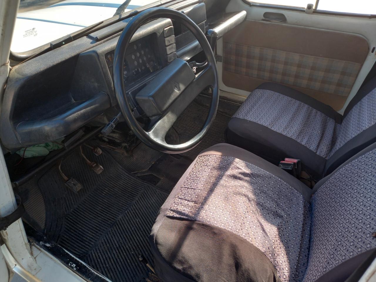 Renault R 4 tl