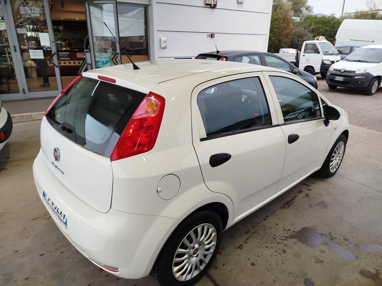 Fiat Punto 1.3 MJT II S&S 95 CV 5 porte Street