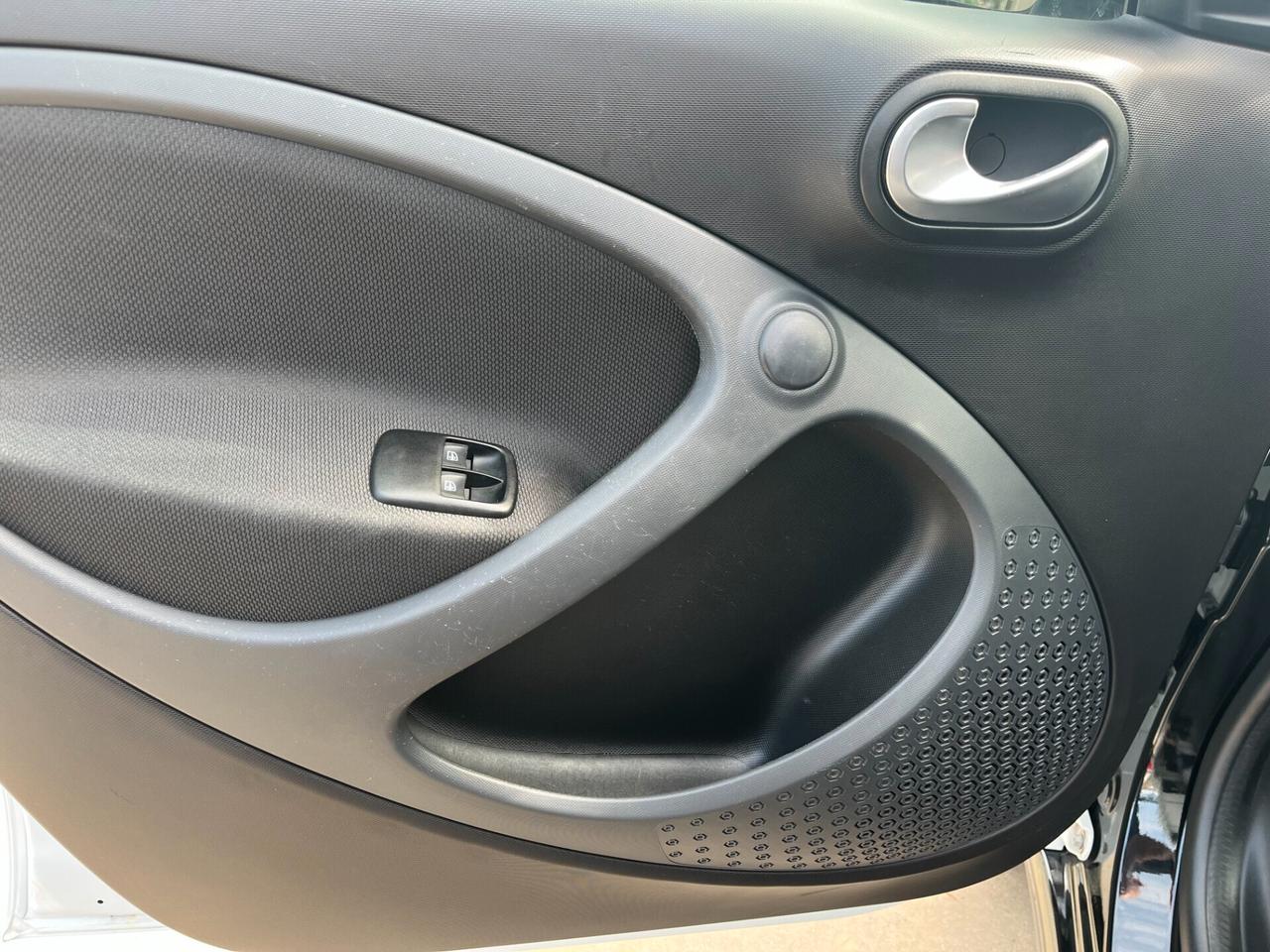 Smart ForFour 1.0 Passion 70 cv - Neo Patantati