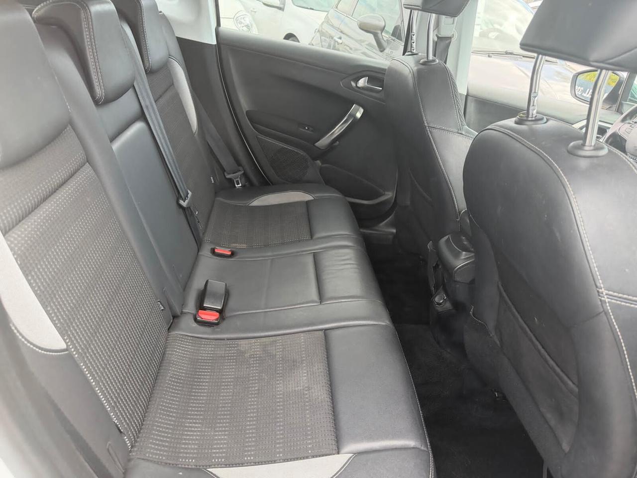 Peugeot 2008 1.6 e-HDi 92 CV Stop&Start Allure-04/2014