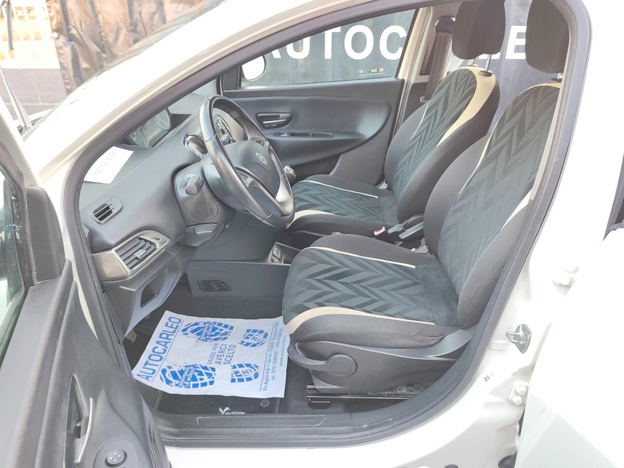 Lancia Ypsilon 1.2 BENZINA KM 68000 Platinum