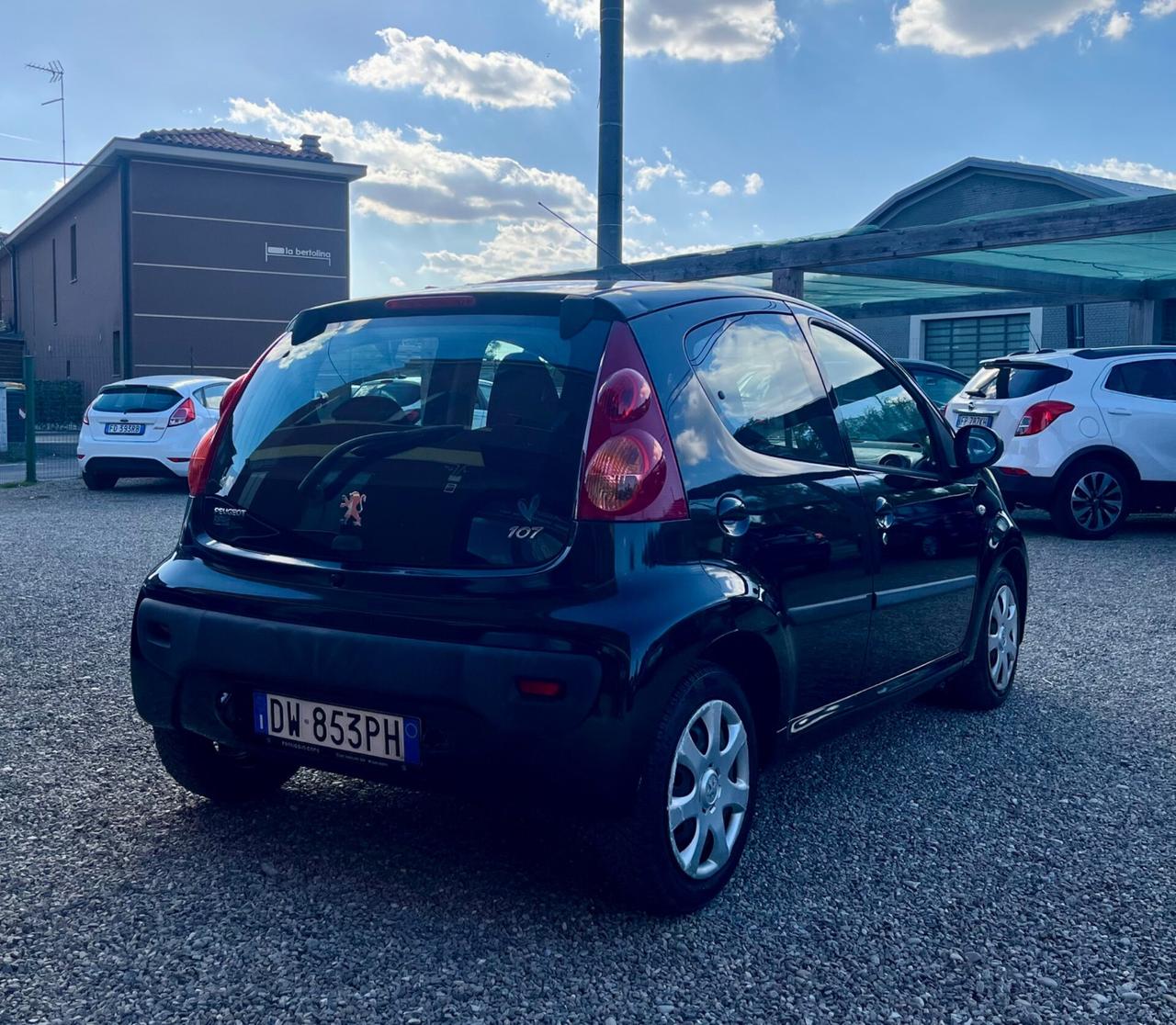 Peugeot 107 1.0 benzina AUTOMATICA!