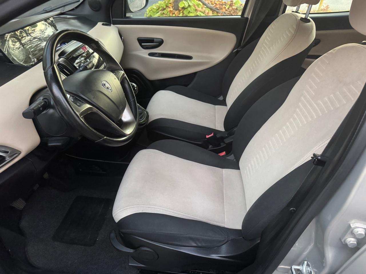 Lancia Ypsilon 1.3 MJT neopaten garanzia 12 mesi