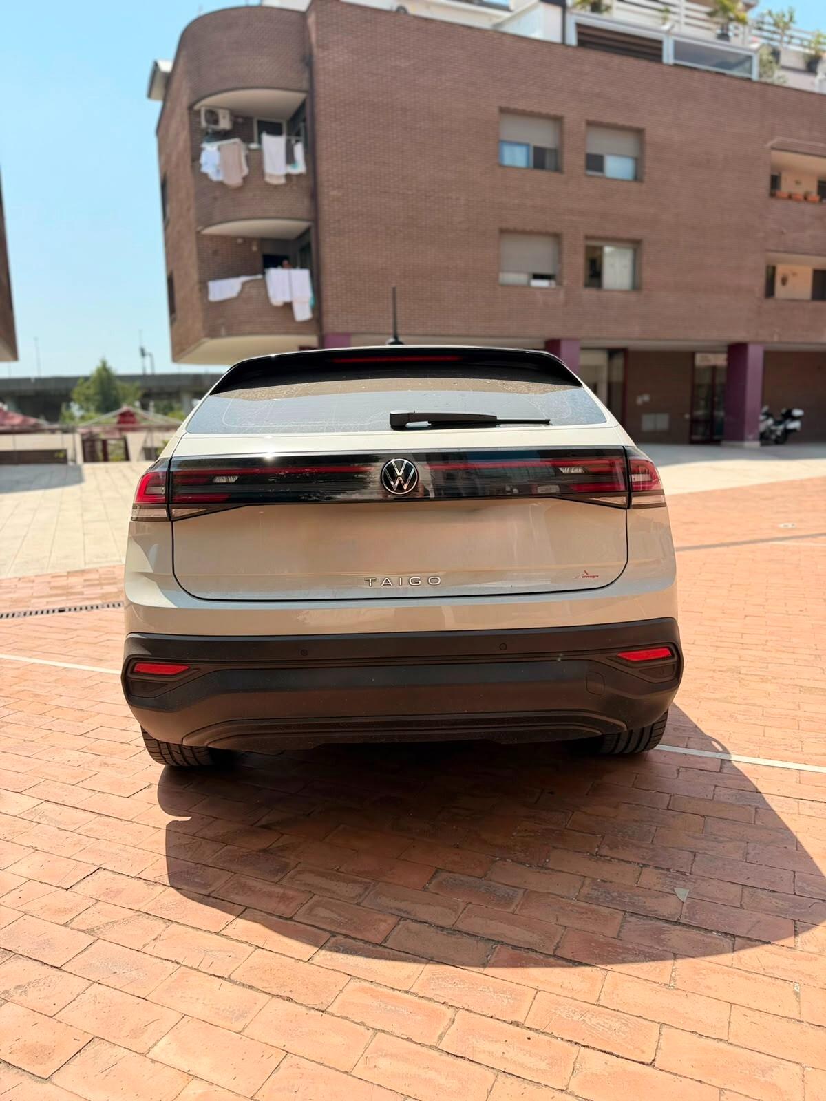 Volkswagen Taigo 1.0 TSI 110 CV DSG Life Cerchi in lega 17" e VETRI OSCURATI
