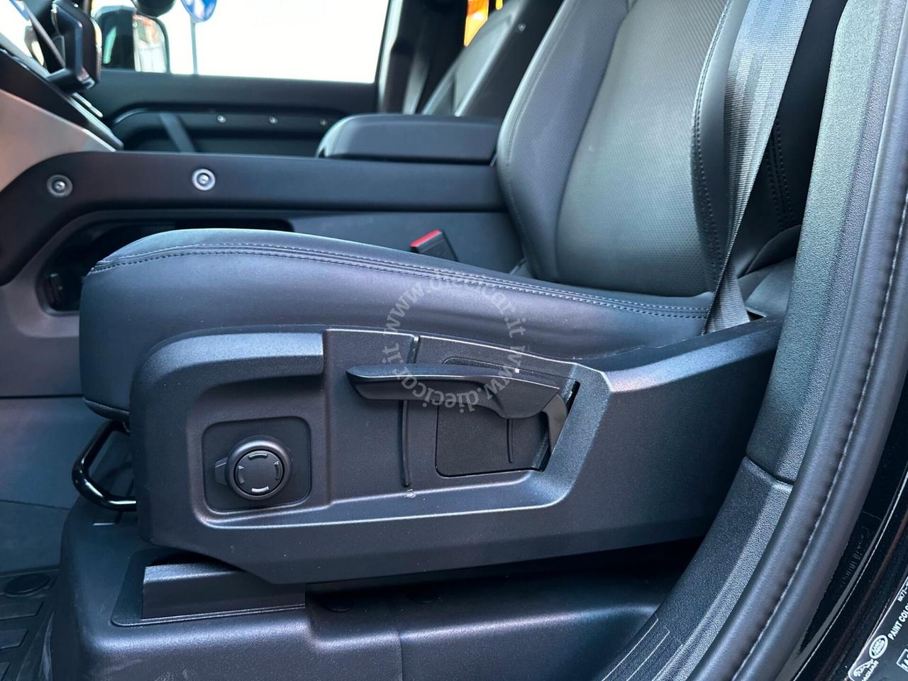 Land Rover Defender 110 3.0D I6 200 CV AWD Auto S UNIPRO 9000KM