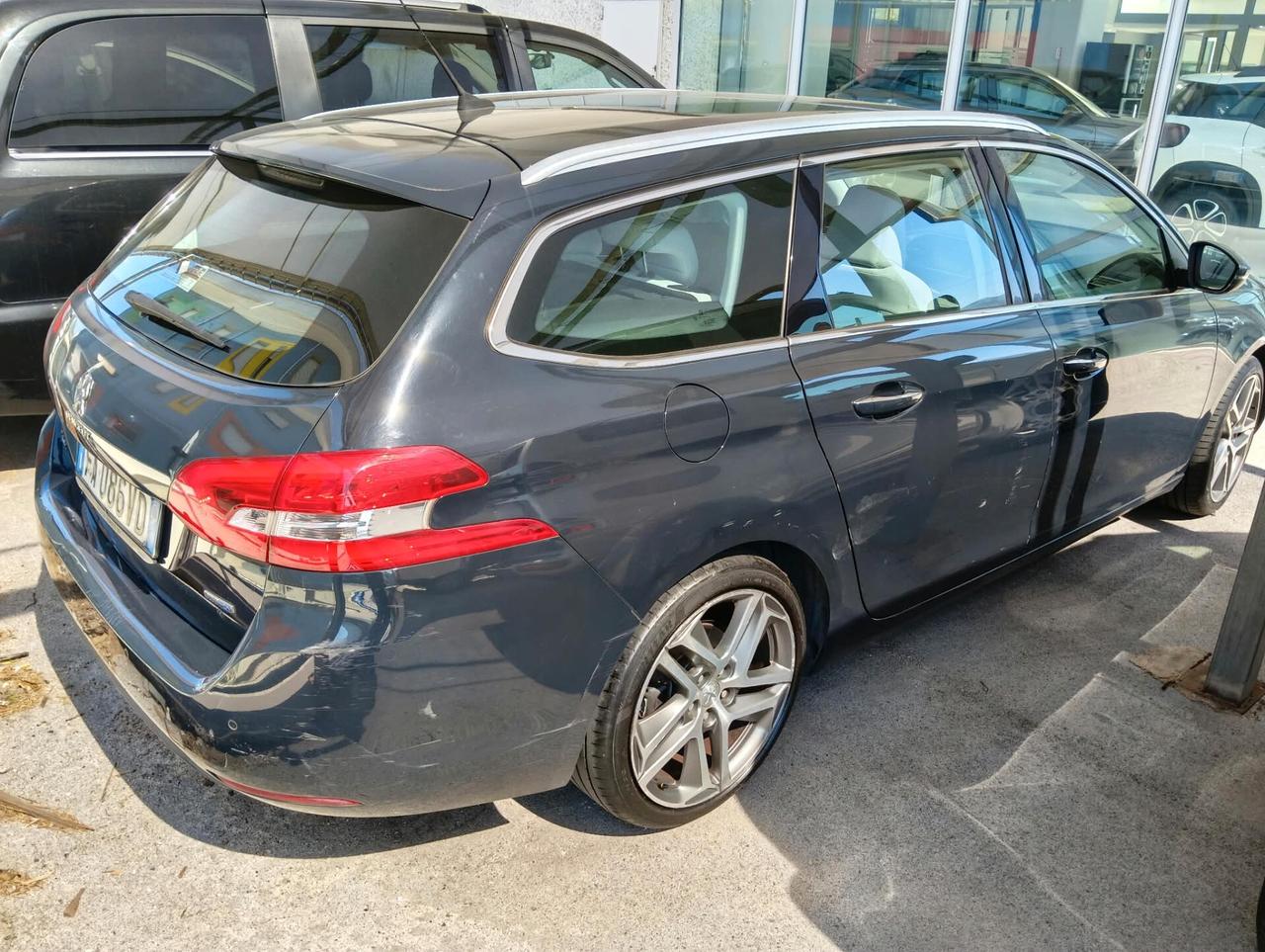 Peugeot 308 BlueHDi 120 S&S SW Allure