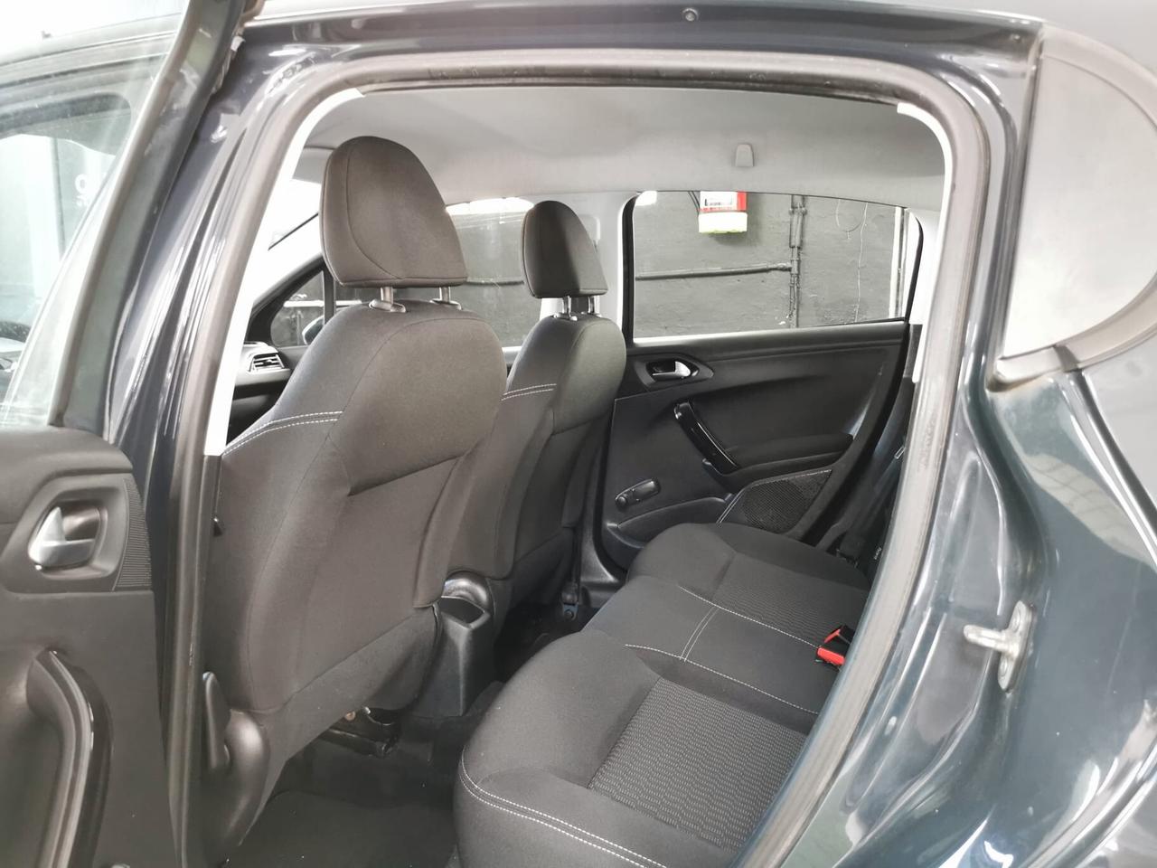 Peugeot 208 PureTech Allure GARANZIA 12 MESI