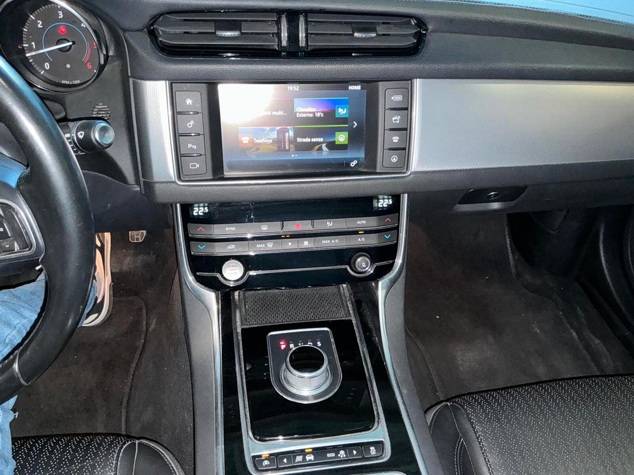 Jaguar XF 3.0d Presugire Bussniess 2015 300cv