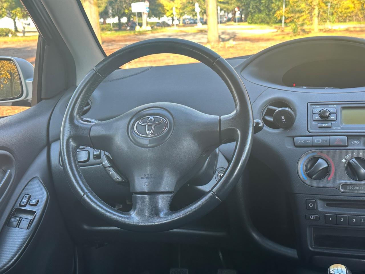 Toyota Yaris 1.0 5 porte