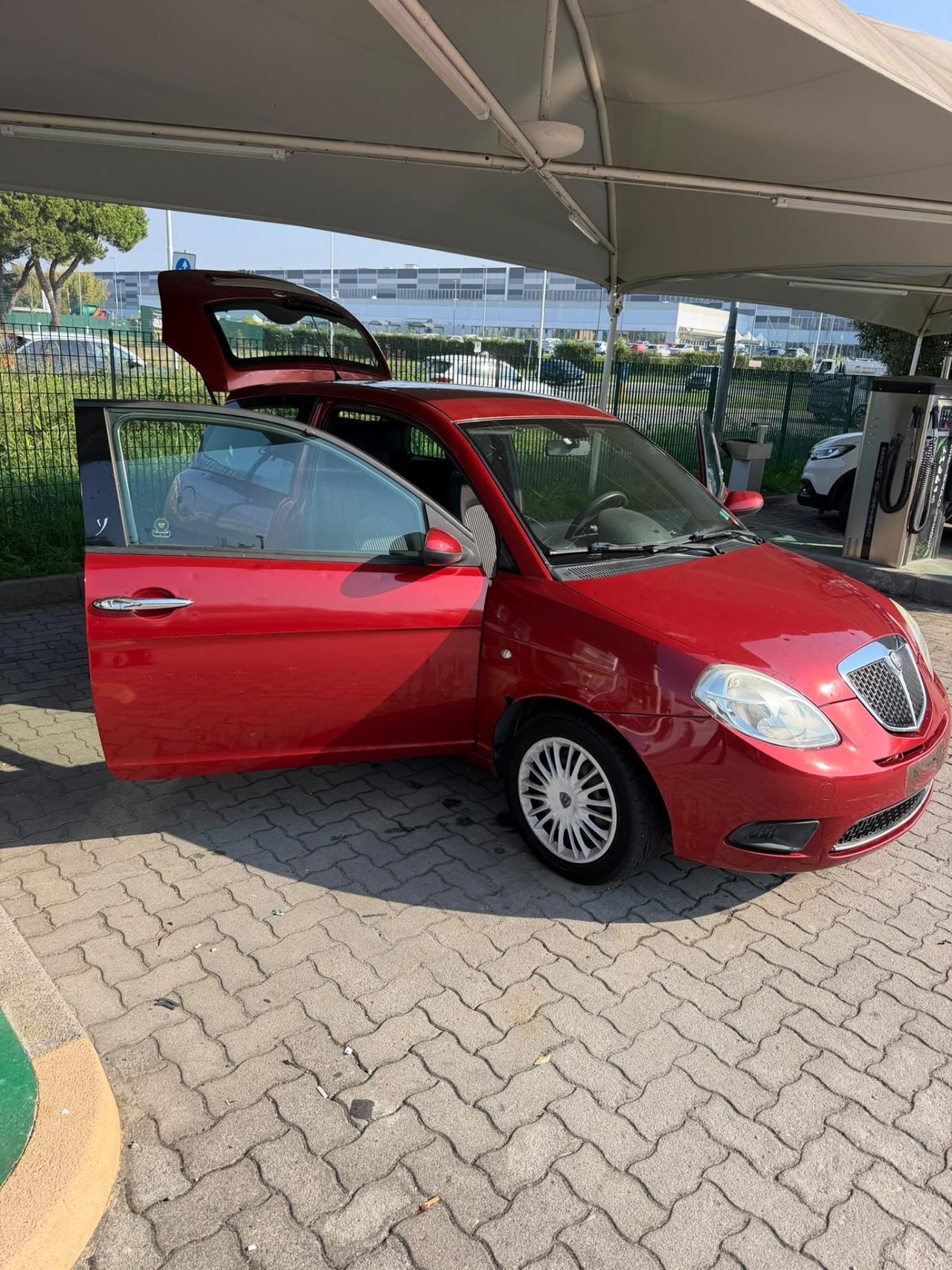 Lancia Ypsilon 1.2 Argento