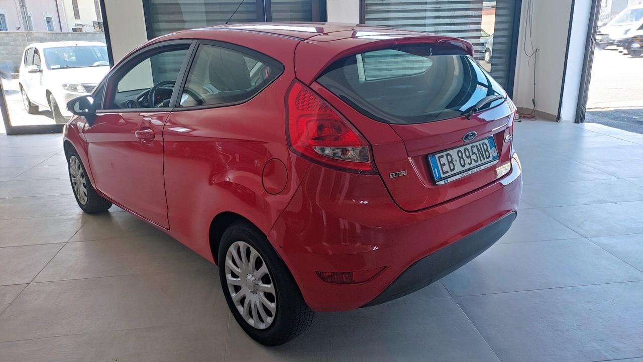 Ford Fiesta 1.4 TDCi 3 porte NEOPATENTATI - 2010