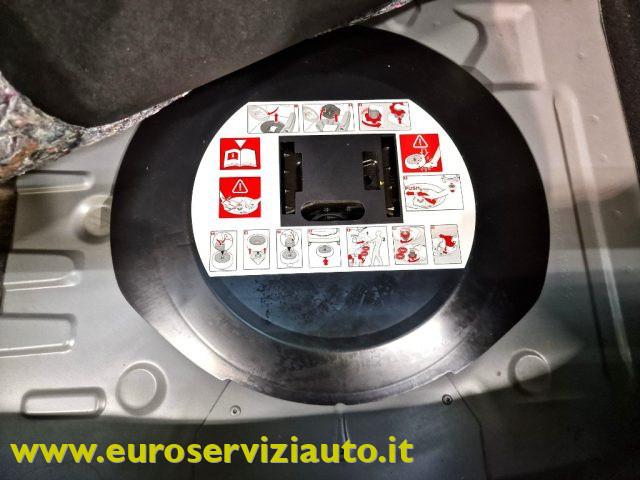 RENAULT Clio 1.2 75CV 5 porte Wave