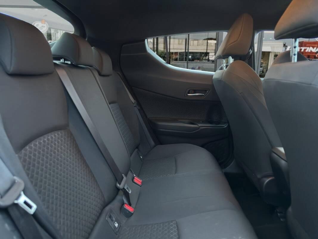 Toyota C-HR 1.8h Active e-cvt Con TELECAMERA & NAVIGATORE