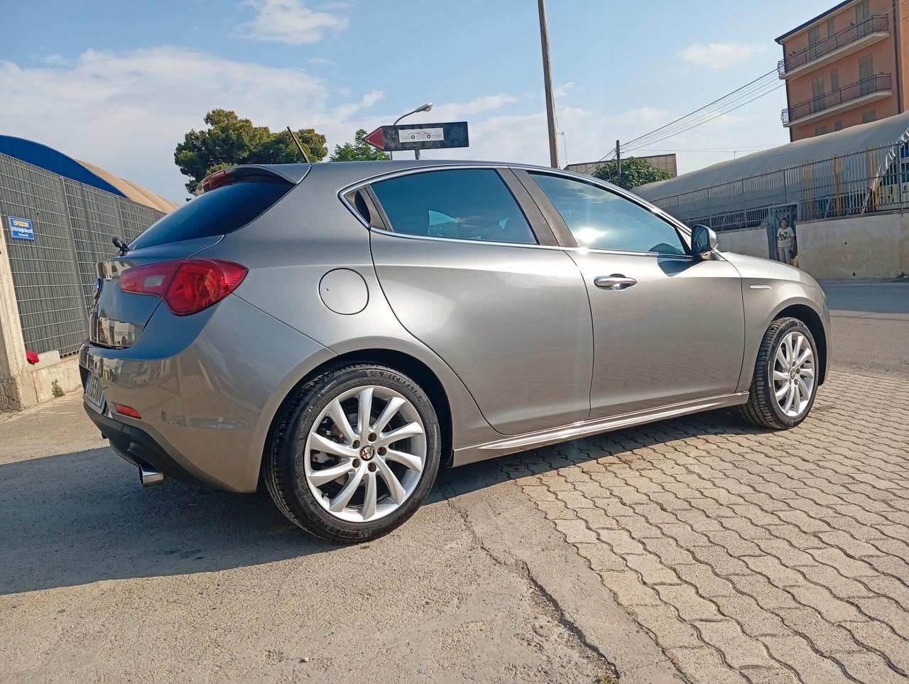 Alfa Romeo Giulietta 2.0 JTDm-2 140 CV Exclusive