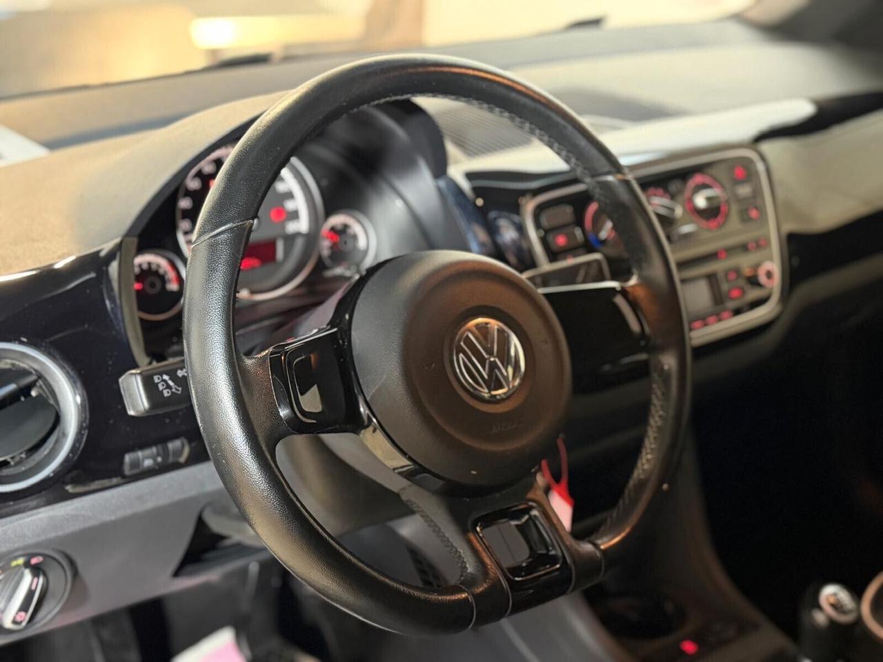 Volkswagen up! 1.0 5p. Versione STREET