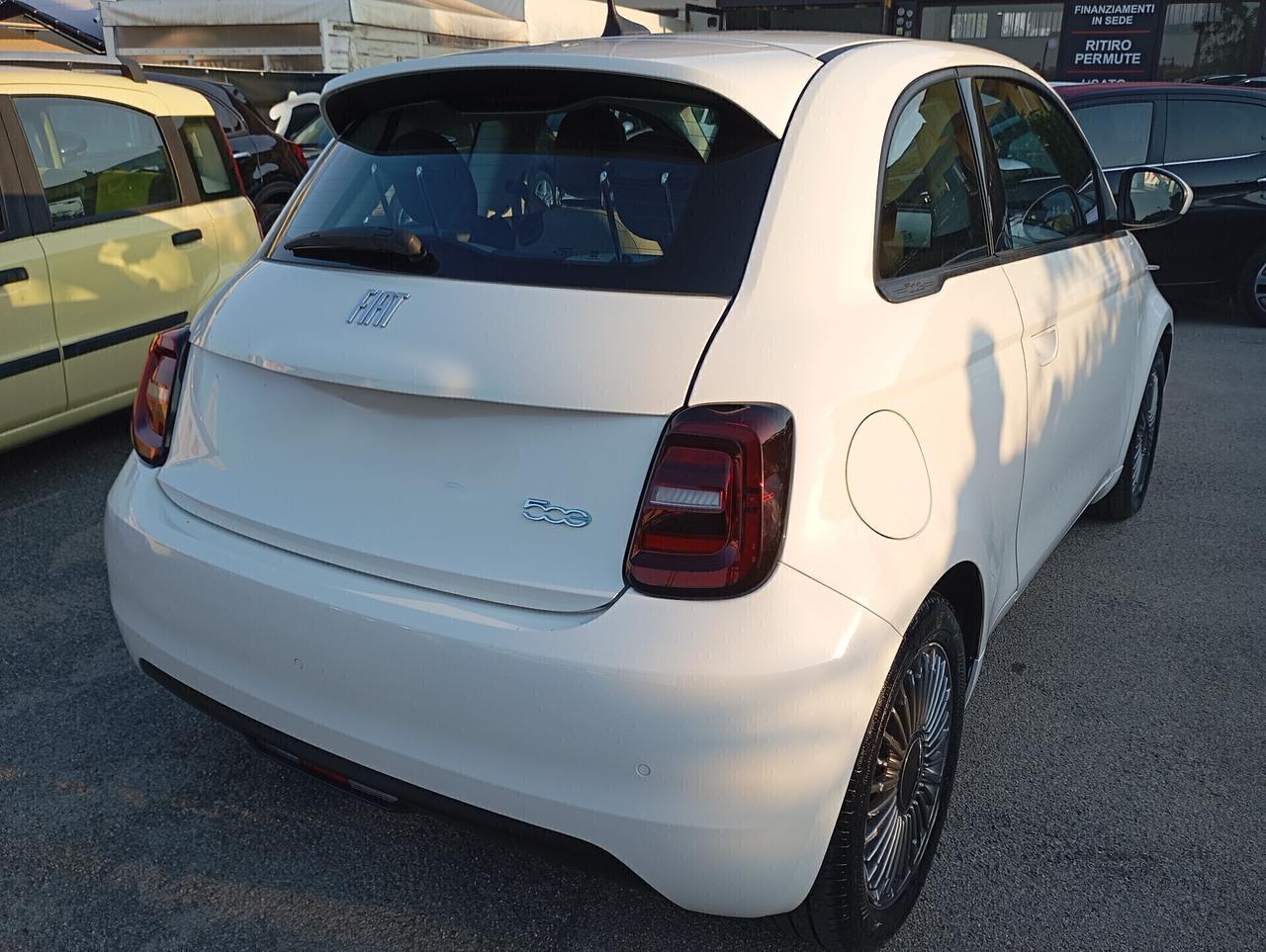 Fiat 500e Berlina 42kWh Icon
