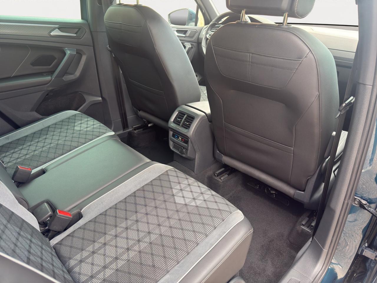 Volkswagen Tiguan 2.0 TDI 150 CV SCR DSG R-Line - 2023