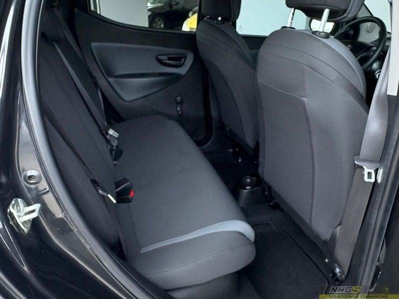 Lancia Ypsilon Ypsilon 1.2 69 CV 5 porte Silver