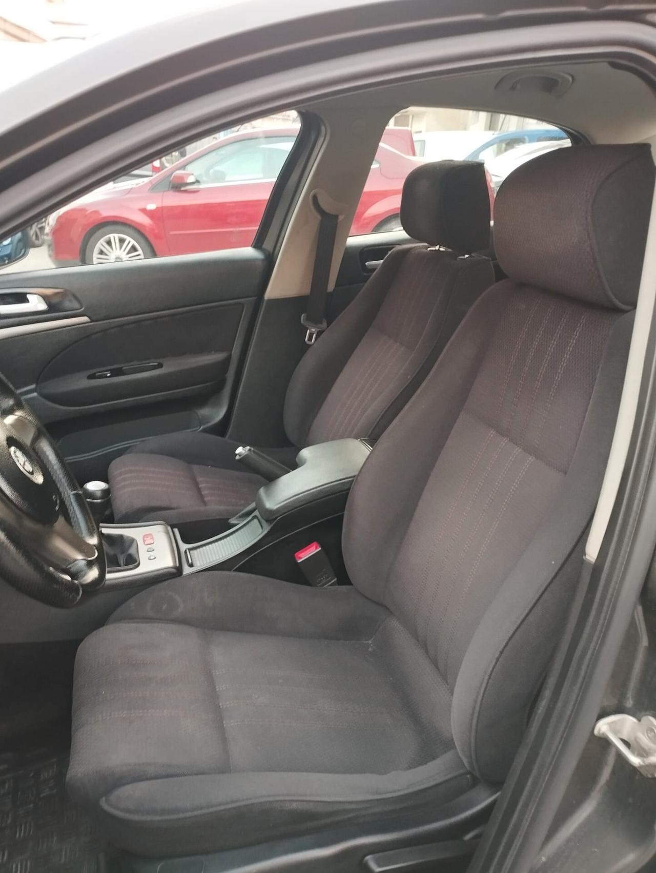 Alfa Romeo 159 1.9 JTDm 16V Exclusive