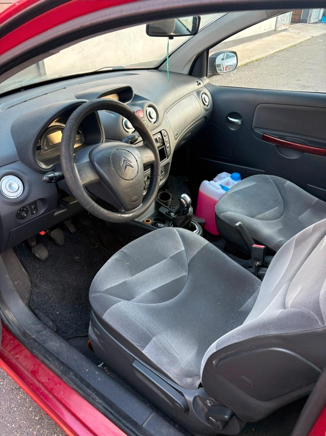 Citroen C2 1.1 Frizione nuova Carrozzeria da sistemare