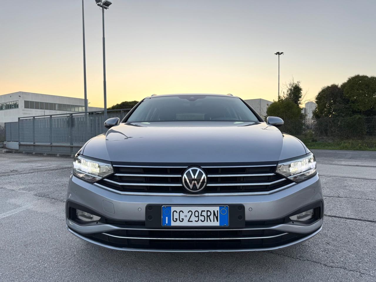 VOLKSWAGEN PASSAT Variant 2.0 Tdi Evo-Led Carplay 17