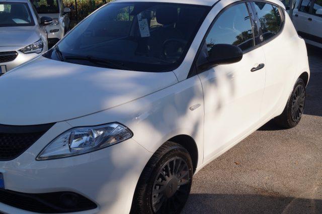 LANCIA Ypsilon 1.0 FireFly 5 porte S&S Hybrid Ecochic Silver