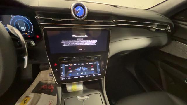 MASERATI Grecale MHEV 250 CV AWD