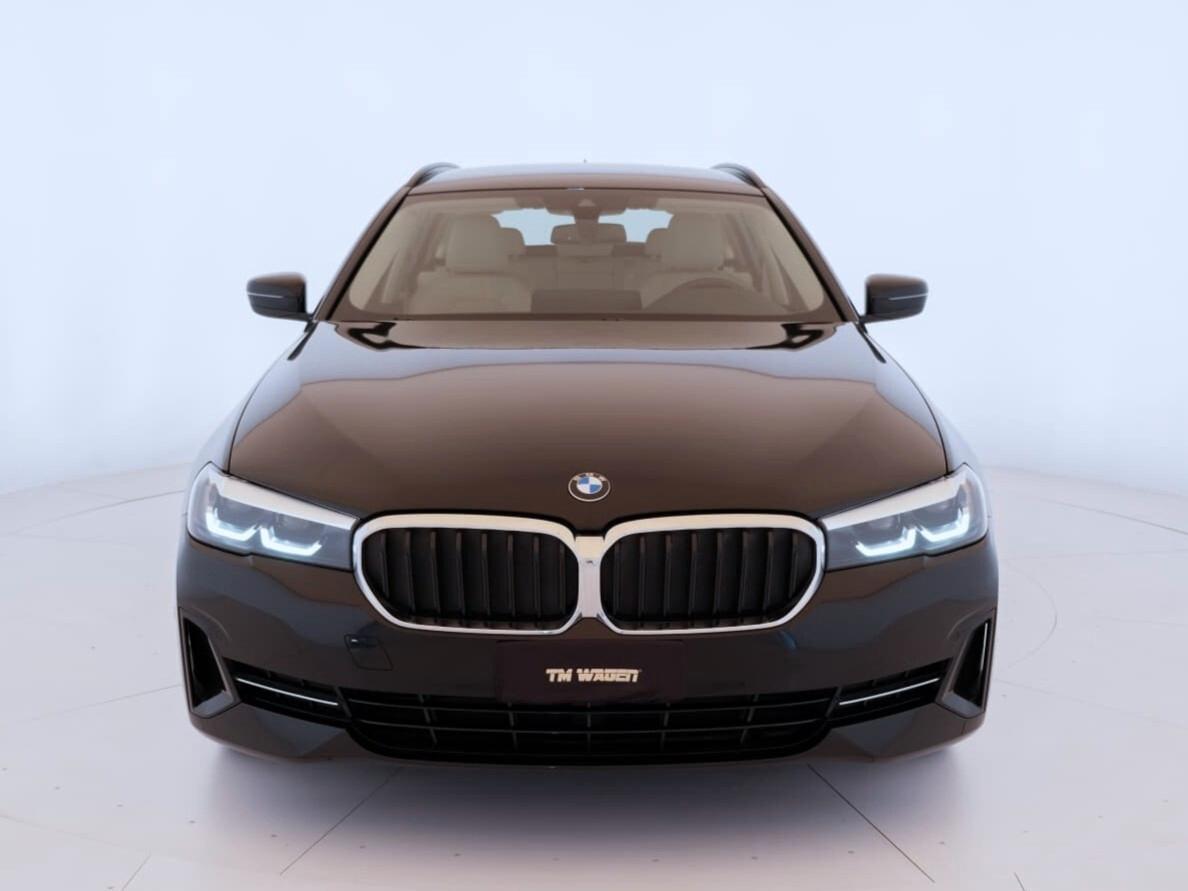 BMW 518d Touring mhev 48V auto