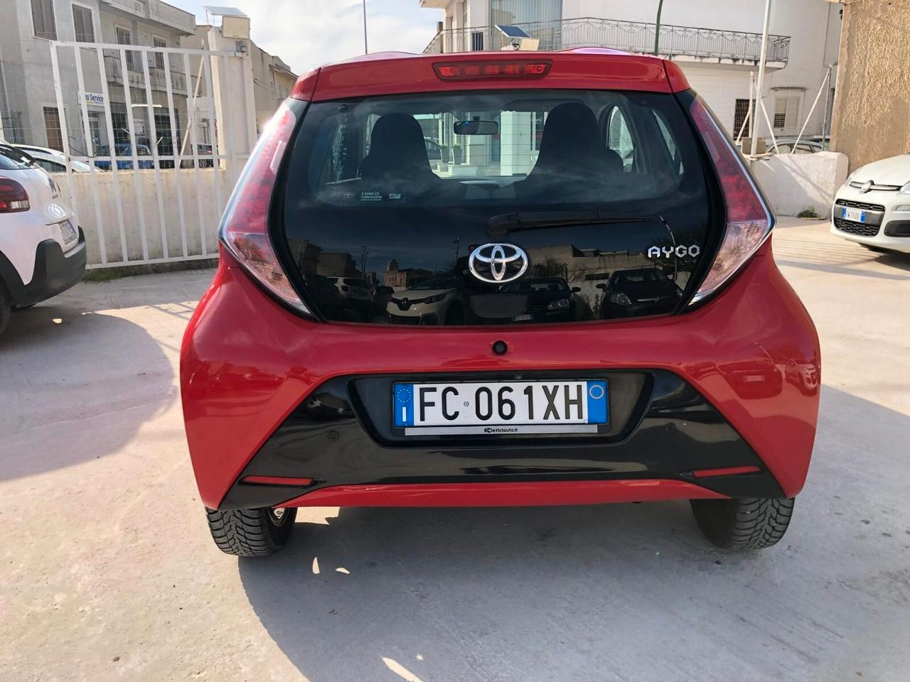 TOYOTA AYGO 1.0 X-PLAY - 2016