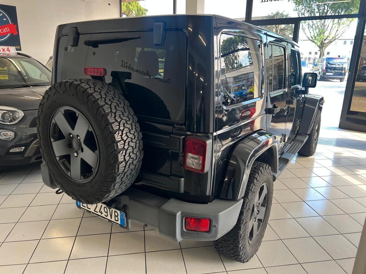 Jeep Wrangler Unlimited 2.8 CRD DPF Sahara Auto