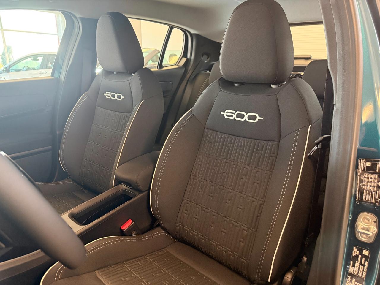 Fiat 600 Hybrid 110 CV DCT MHEV Pop