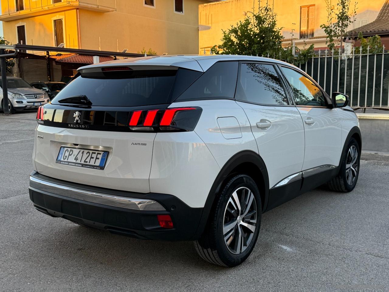PEUGEOT 3008 BlueHDi 130 S&S EAT8 Allure Pack