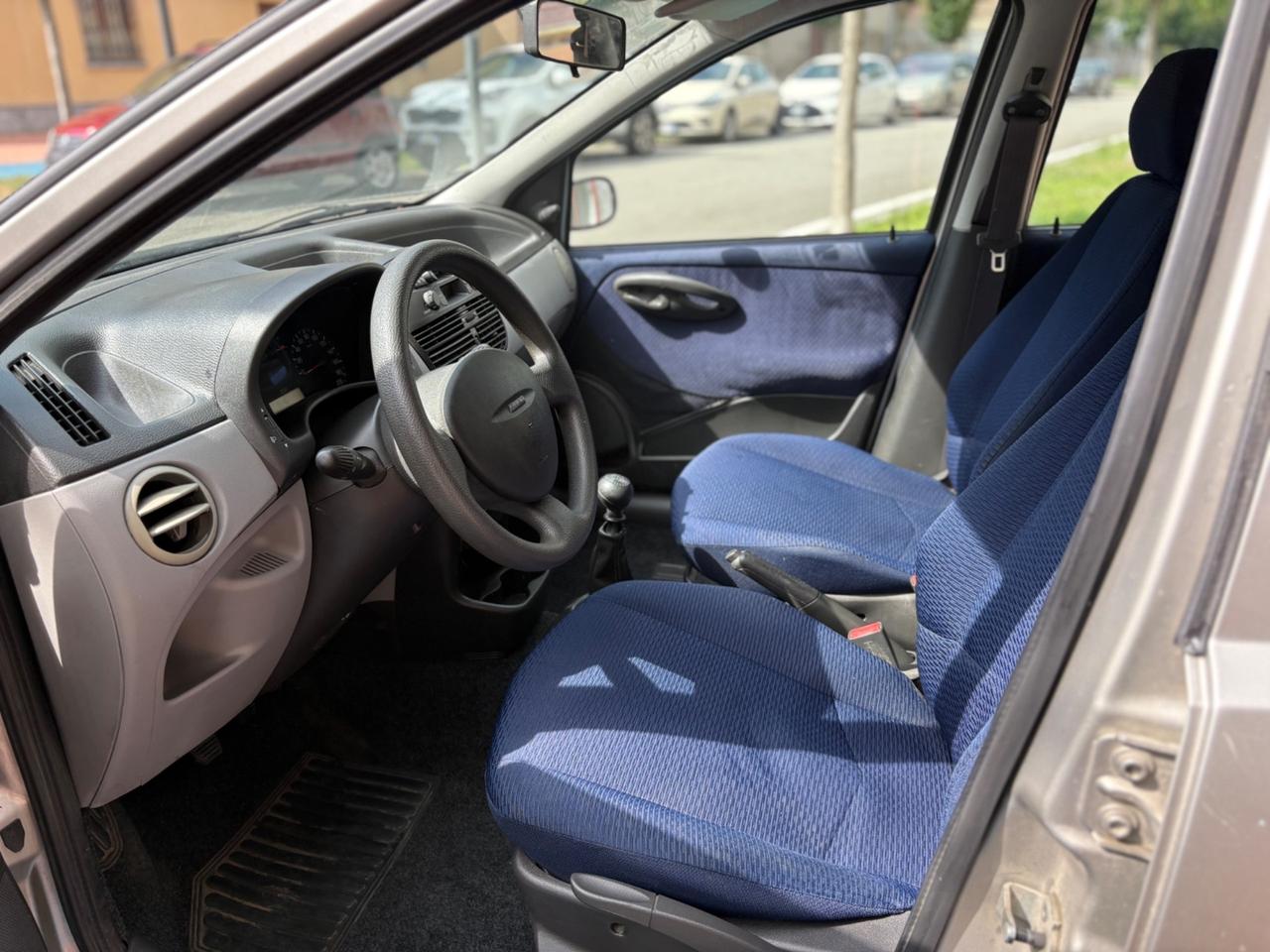 Fiat Punto 1.2i 16V cat 5 porte HLX