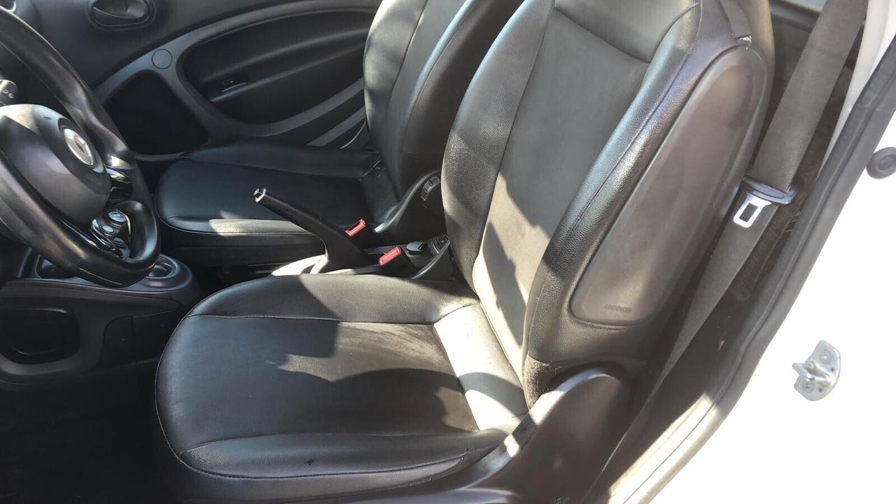 Smart ForTwo 70 1.0 AUTOMATICA PELLE/NAVIGATORE GARANZIA EUROPEA COMPLETA CONFORMGEST X 12 MESI RINNOVABILE FINO A 60 MESI!!!