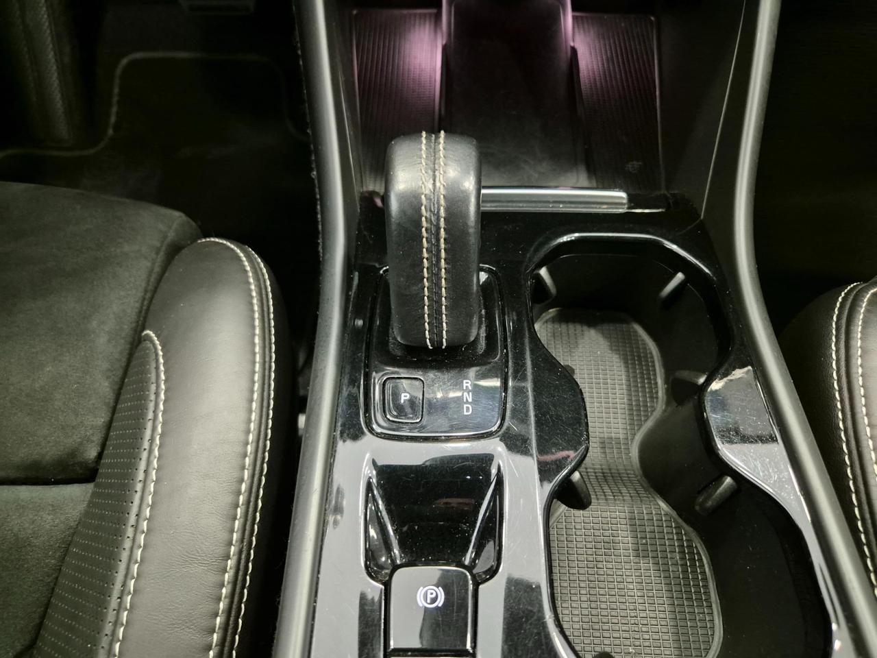 Volvo XC40 2.0 d3 R-design geartronic - UNIPROPRIETARIO - ACC/Lim - Cam