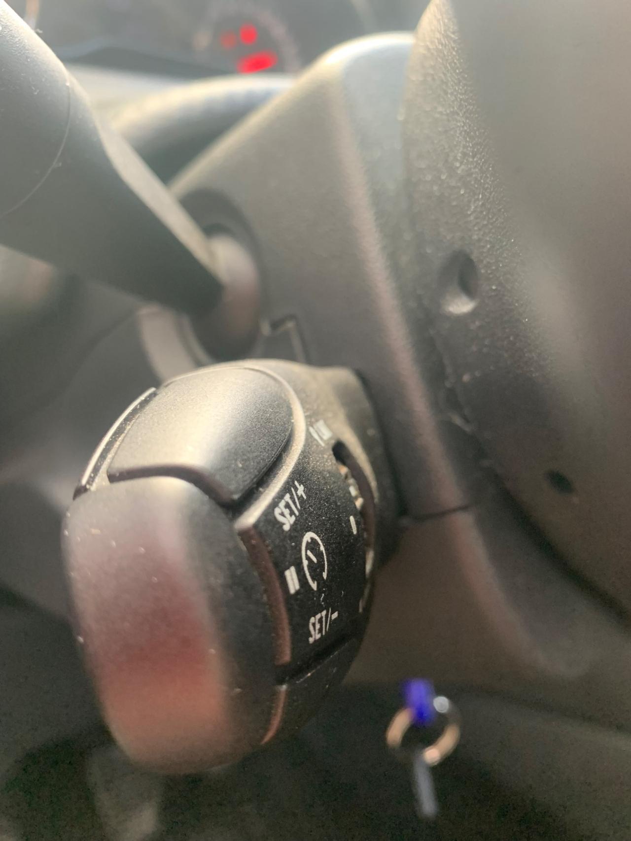 Peugeot 208 1.4 HDi 68 CV 5 porte Allure