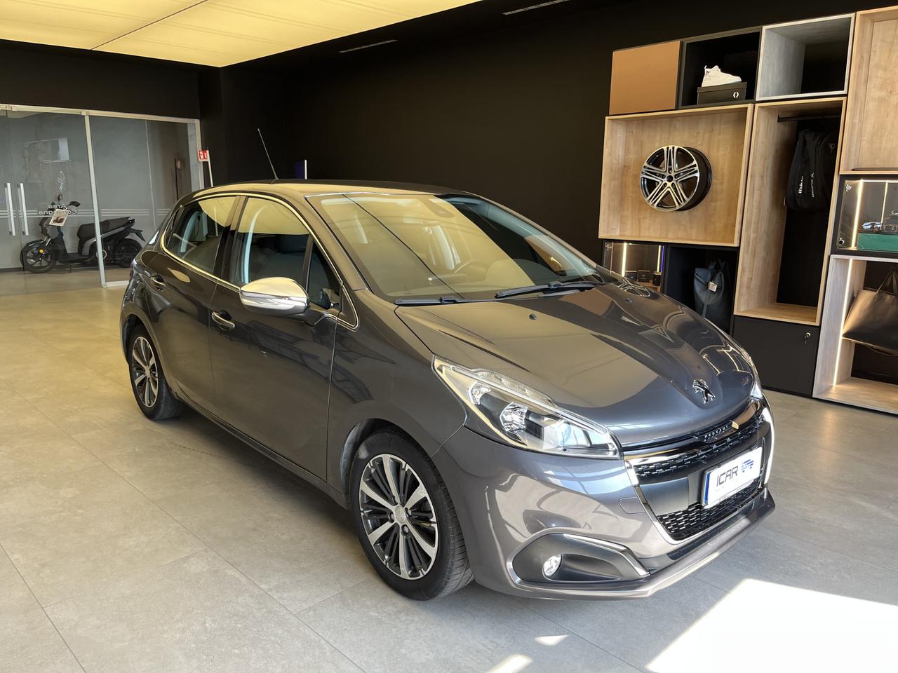 PEUGEOT 208 I 2015 - 208 5p 1.6 bluehdi Allure 75cv my18