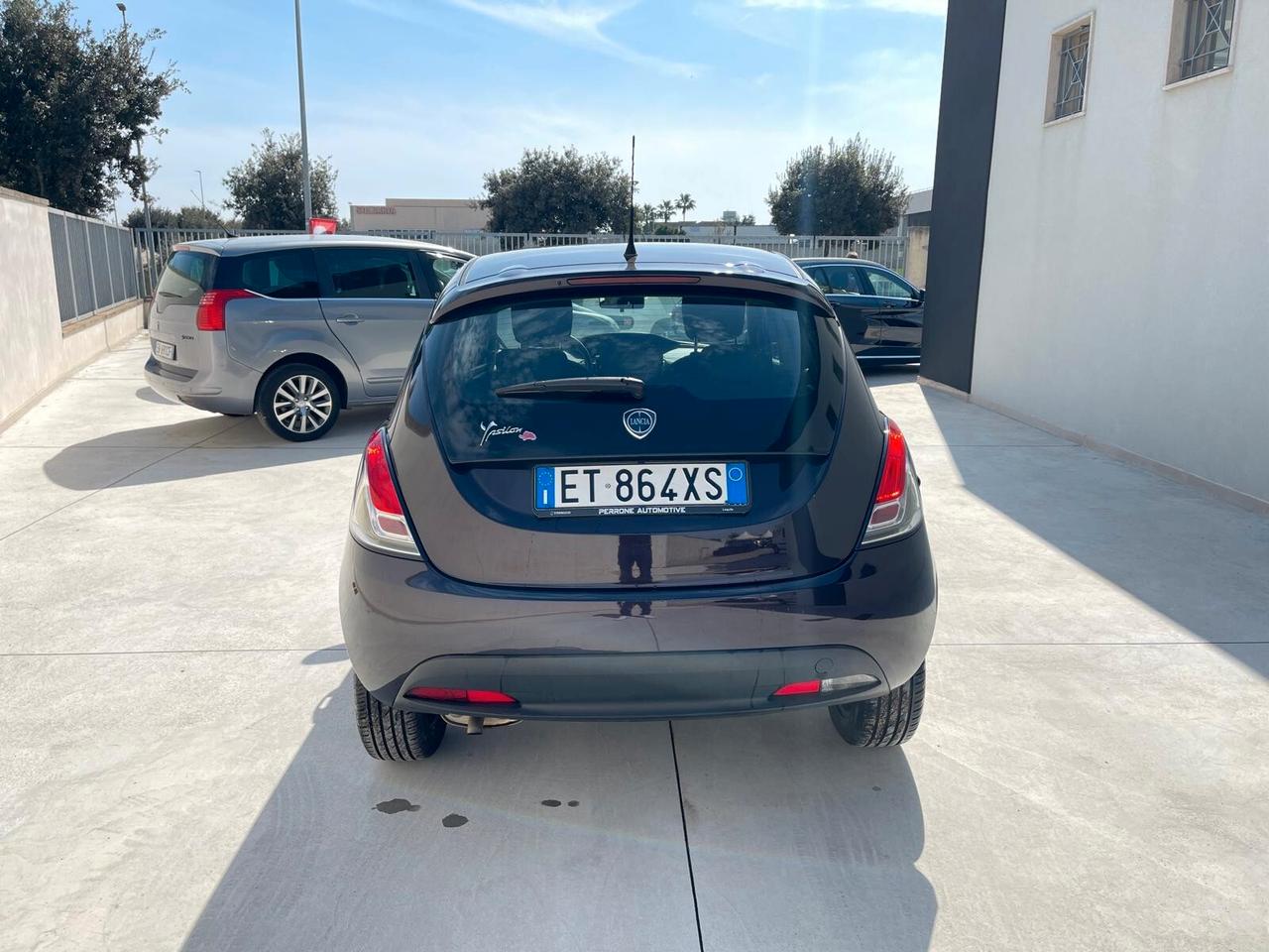 Lancia Ypsilon 1.2 69 CV 5 porte GPL Ecochic Silver