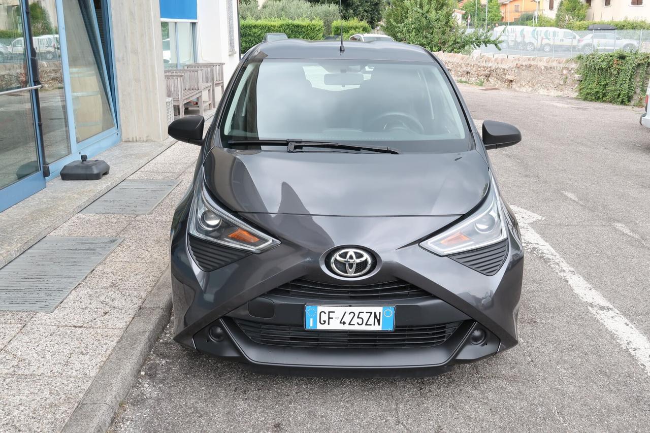 Toyota Aygo Connect 1.0 VVT-i 72 CV 5 porte