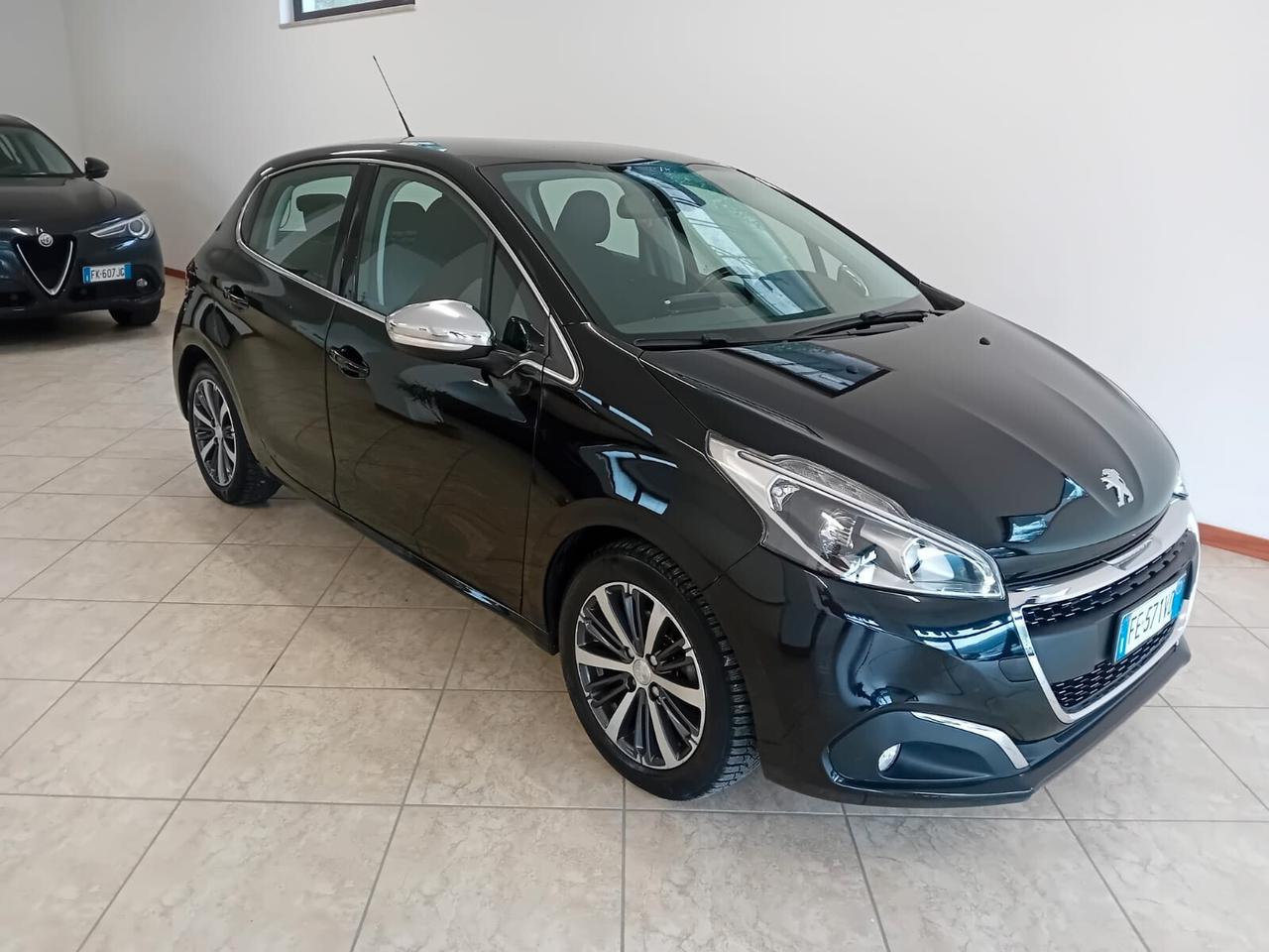 Peugeot 208 PureTech 82 5 porte Allure