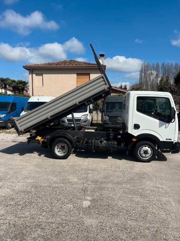 Nissan Cabstar Cassone Ribaltabile Trilaterale